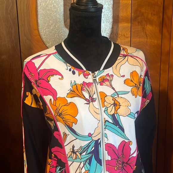 New Ruby Rd. Jacket🌸 - Picture 3 of 11